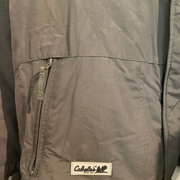 Cabela's Green and Cream Puffer Jacket - Picture 2 of 7